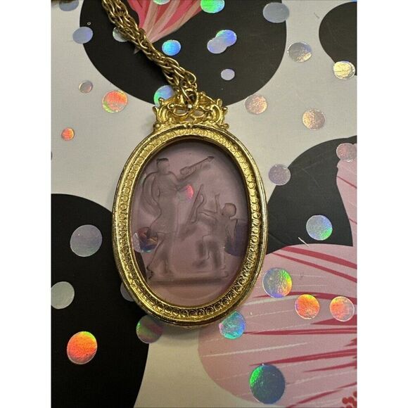 Vintage Glass Intaglio Cameo Necklace Unsigned Goldette Victorian Revival Bezel - Picture 4 of 4